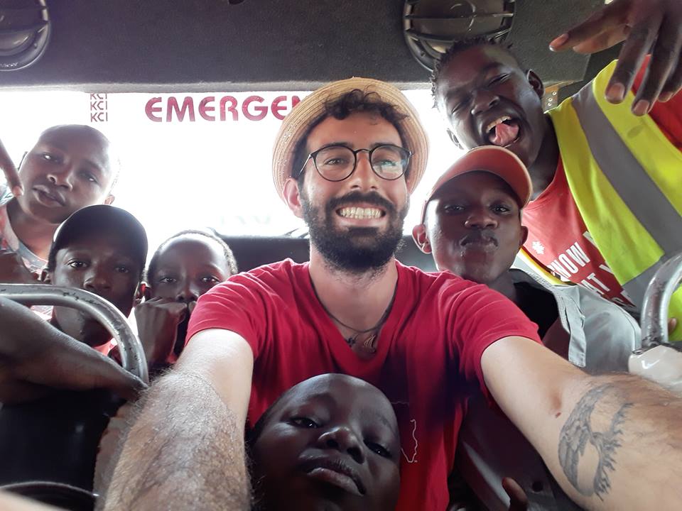 Francesco con i bambini di strada di Soweto
